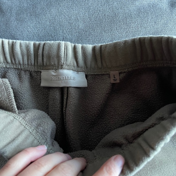 Essentials Set - Picture 5 of 6